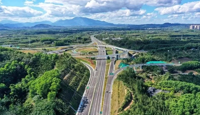 海南省萬寧至洋浦高速公路第二代建段環境保護、景觀及服務設施工程(項目名稱)